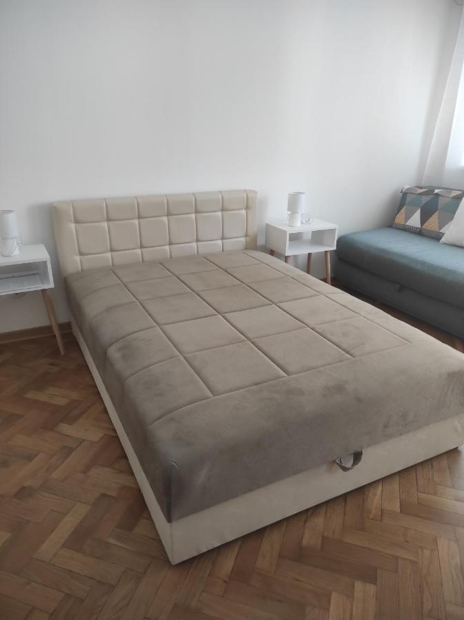 Apartman Nicolas Beograd Eksteriør billede