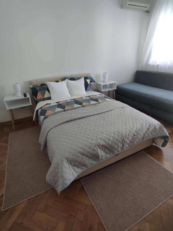 Apartman Nicolas Beograd Eksteriør billede